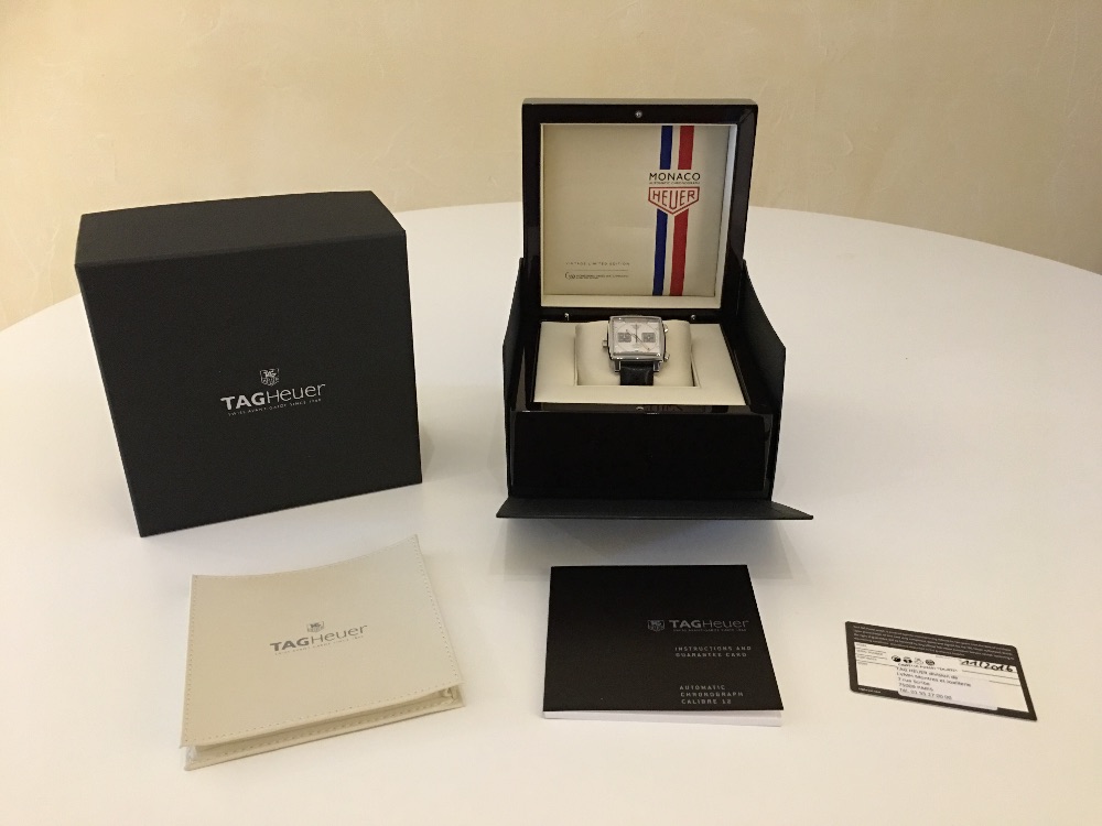 Montre Chronographe TAG HEUER Monaco Calibre 11